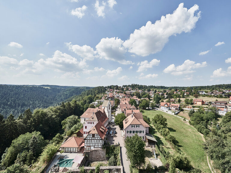Der Ort Zavelstein, der inmitten des idyllischen Schwarzwaldes liegt.